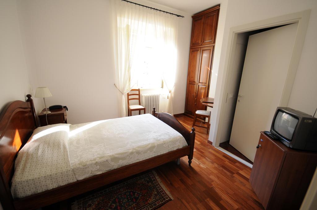 Guest House Domus Urbino Eksteriør billede