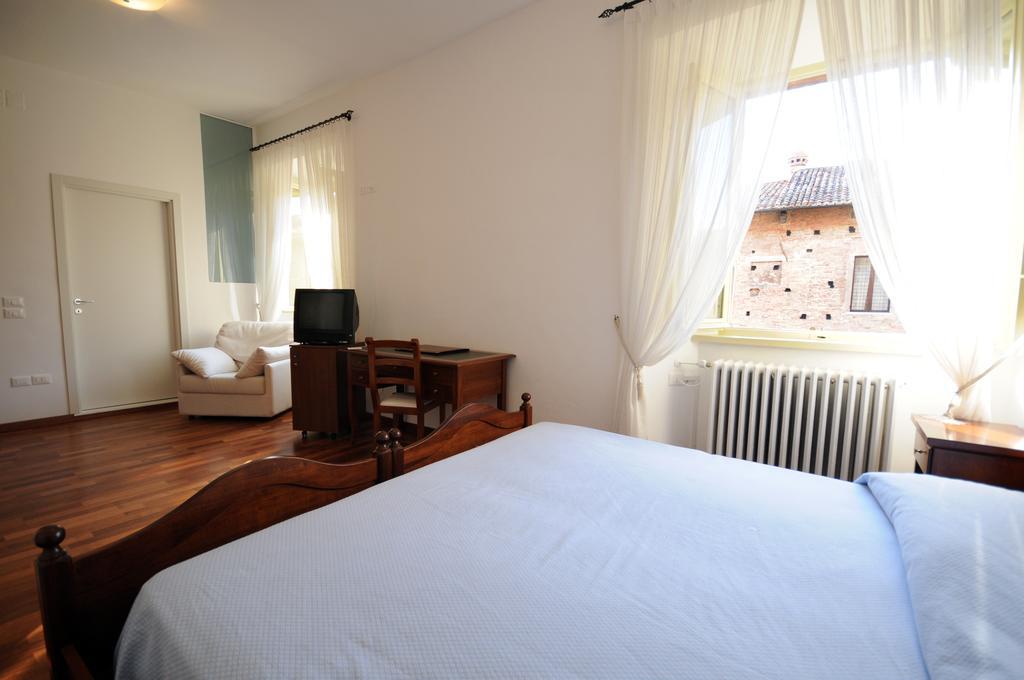 Guest House Domus Urbino Eksteriør billede