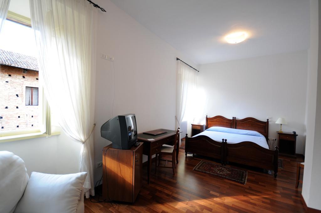 Guest House Domus Urbino Eksteriør billede